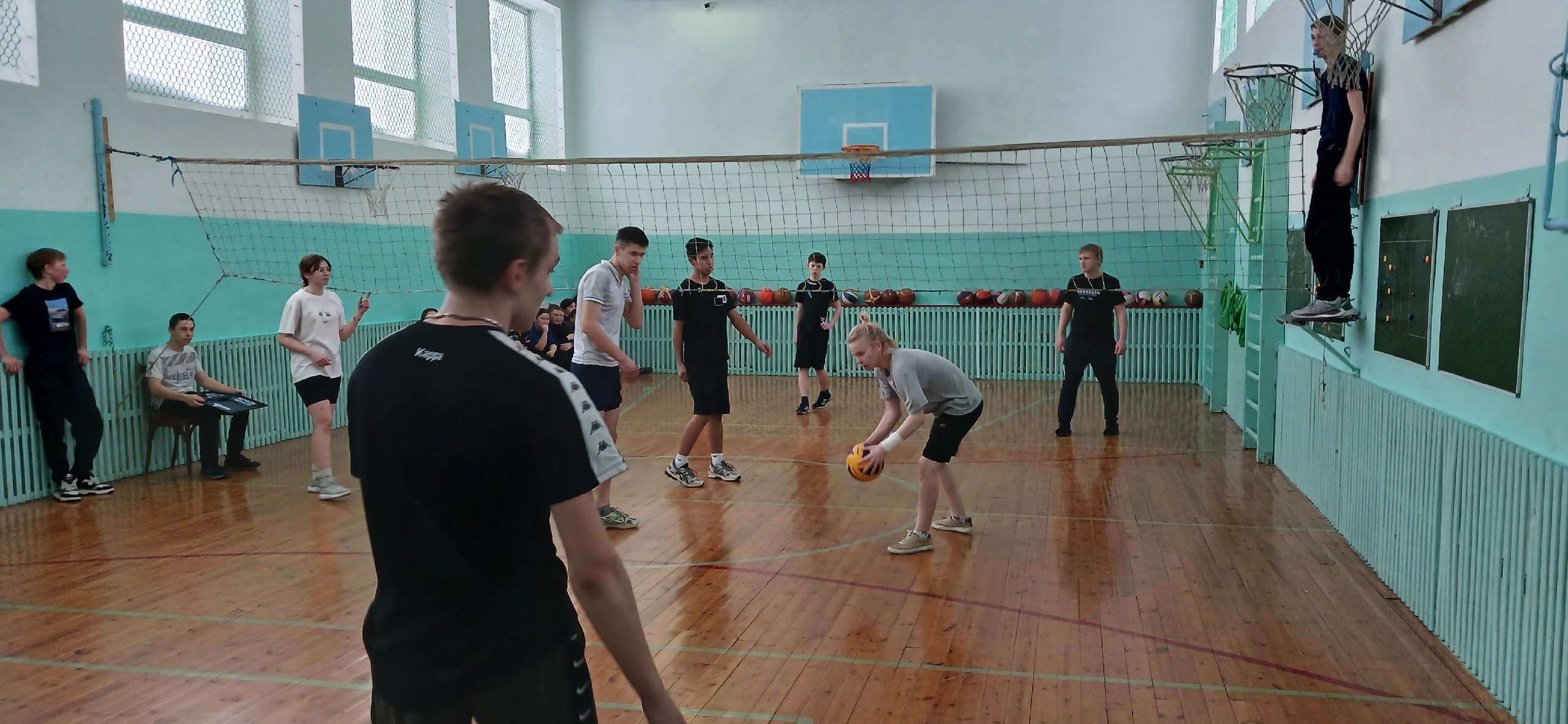Первенство по пионерболу и волейболу.
